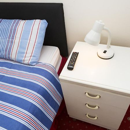 Southend Guest House - Close To Beach, Train Station & Southend Airport Camera foto