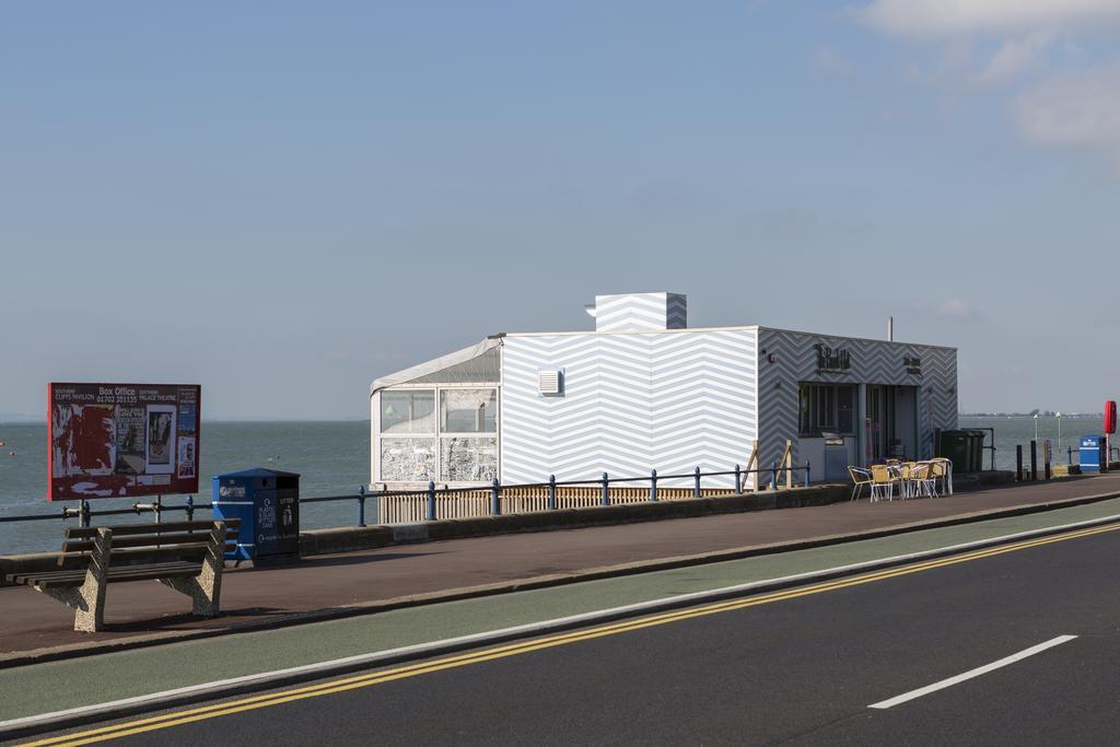 Southend Guest House - Close To Beach, Train Station & Southend Airport Esterno foto