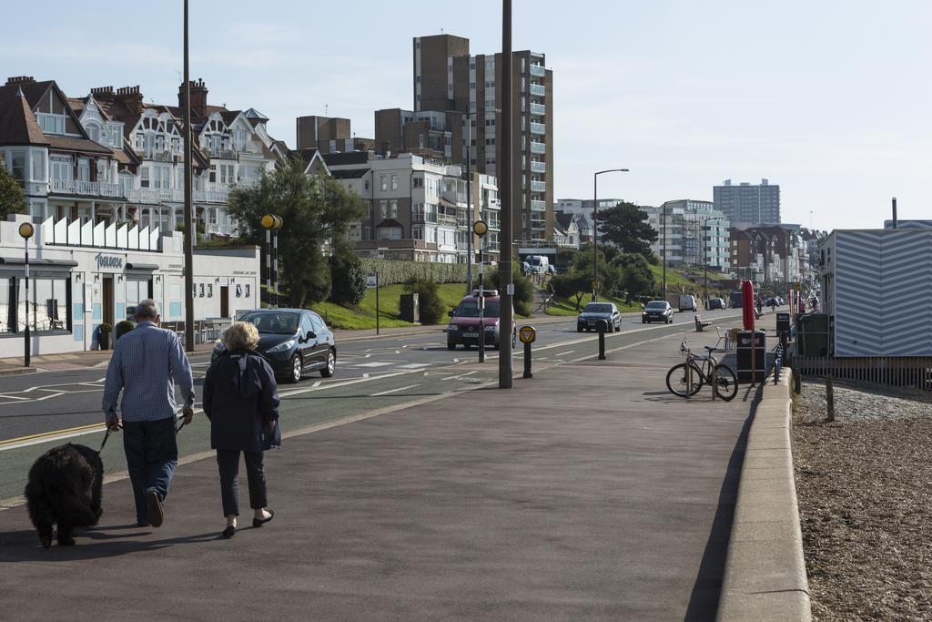 Southend Guest House - Close To Beach, Train Station & Southend Airport Esterno foto