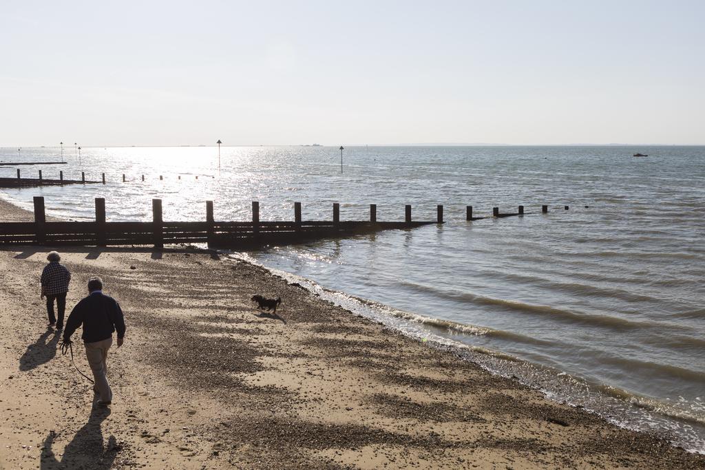Southend Guest House - Close To Beach, Train Station & Southend Airport Esterno foto